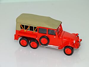 Tatra 82