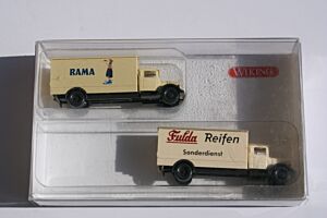 2 klassische Koffer LKW