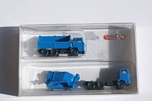 Betonmischer und Pritschenkipper