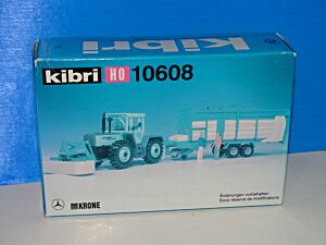 Mercedes Benz Traktor und KRONE-Anhänger/Mähgerät