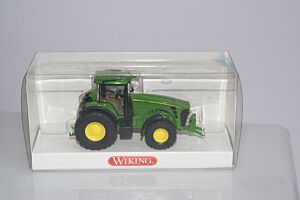 John Deere 8530